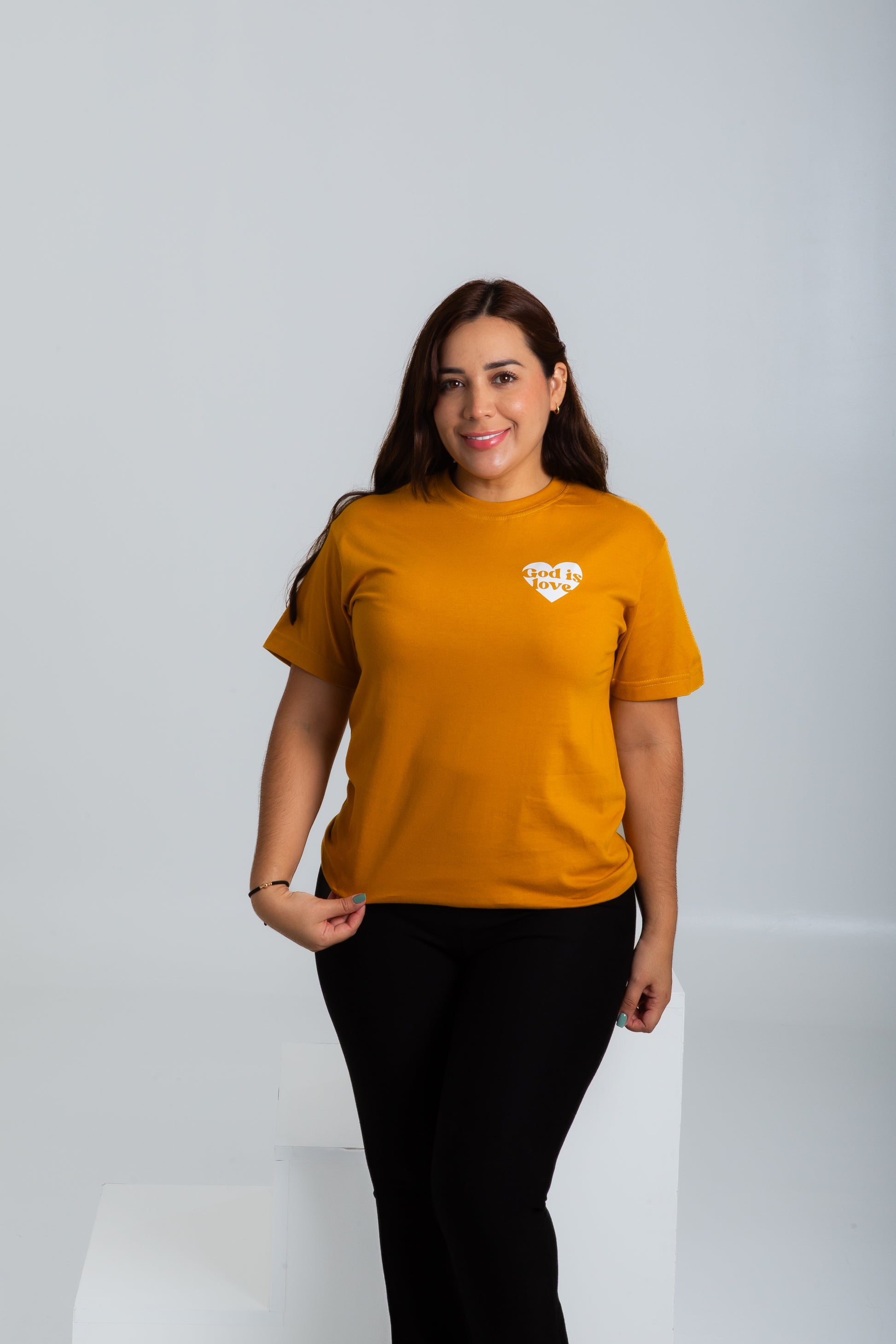 Camiseta Corazón God Is Love (Dios es Amor)