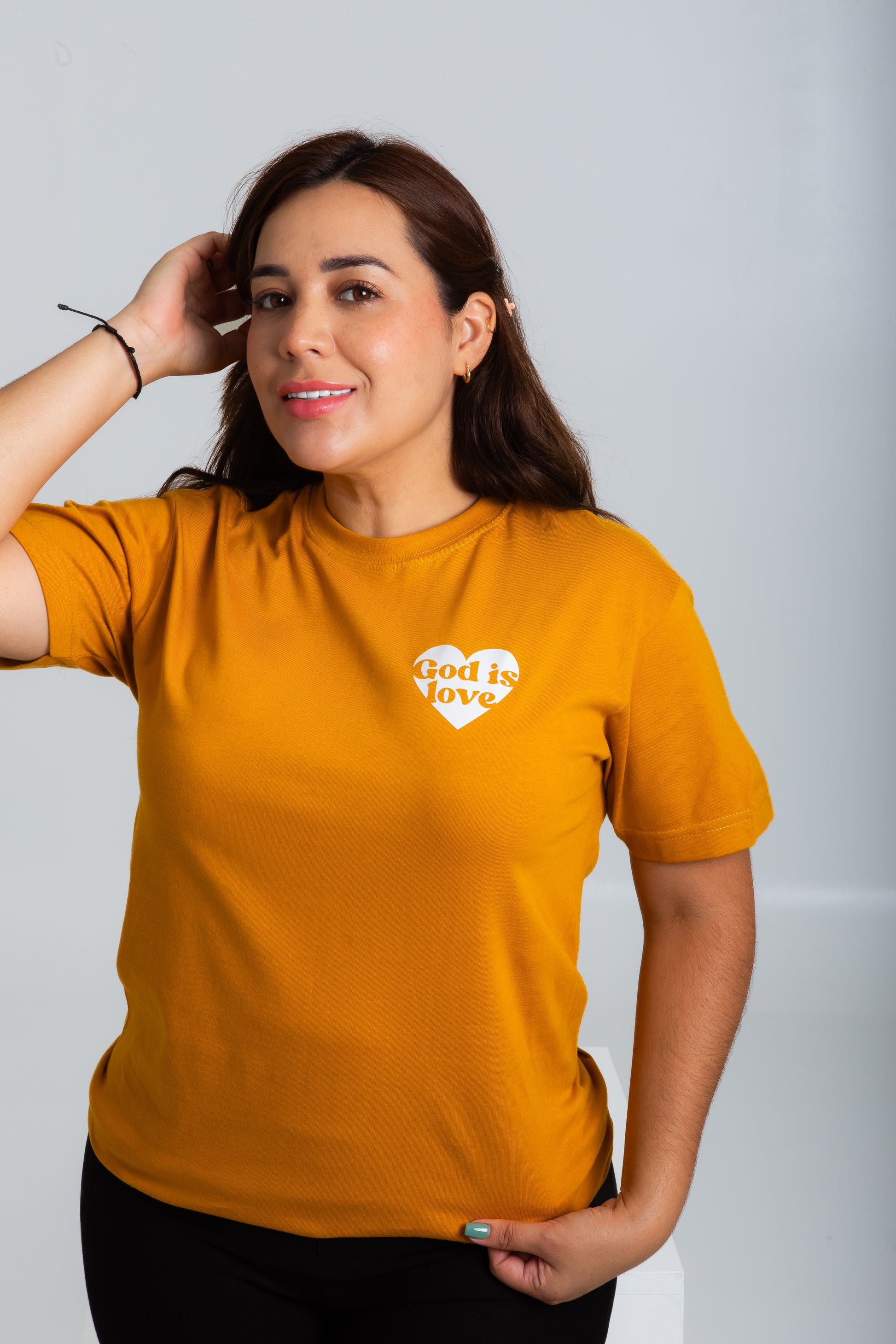 Camiseta Corazón God Is Love (Dios es Amor)